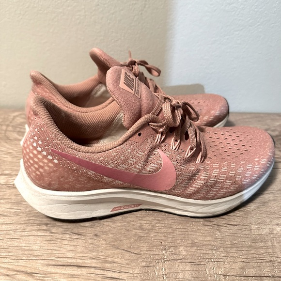 Women’s Nike Zoom Pegasus 35 - Picture 2 of 8